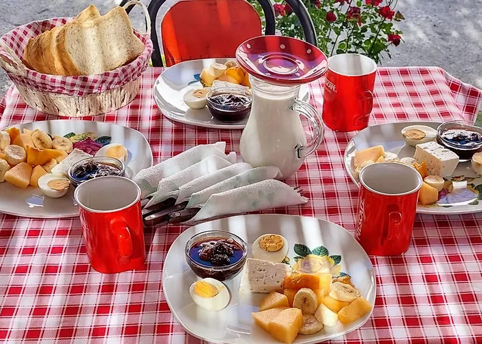 Apartment Sweet Aria *